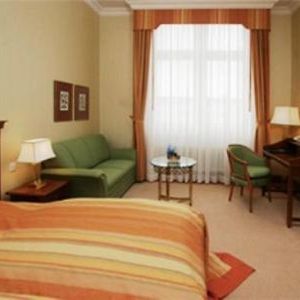Comfort Zimmer mit Kingsize-Bett
